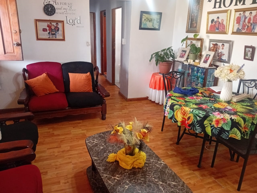 4 Bedroom Property for Sale in Kwanonqaba Western Cape
